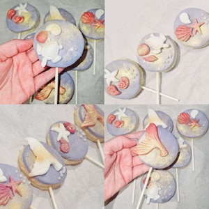 Themed shortbread lollipops