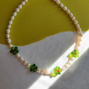 Handmade Flower Beaded Necklace, Freshwater Pearl Necklace, Stacking Colourful Choker Necklace, Green flowers Necklace, Pearl choker image 3