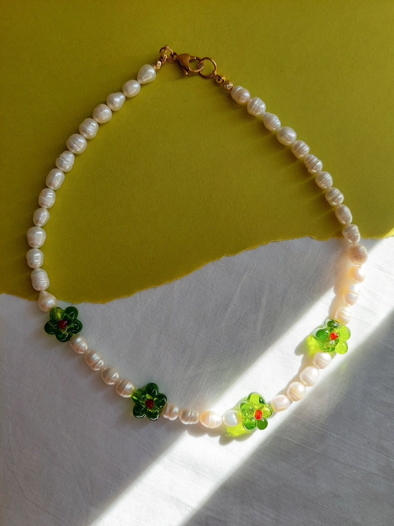 Handmade Flower Beaded Necklace, Freshwater Pearl Necklace, Stacking Colourful Choker Necklace, Green flowers Necklace, Pearl choker image 3