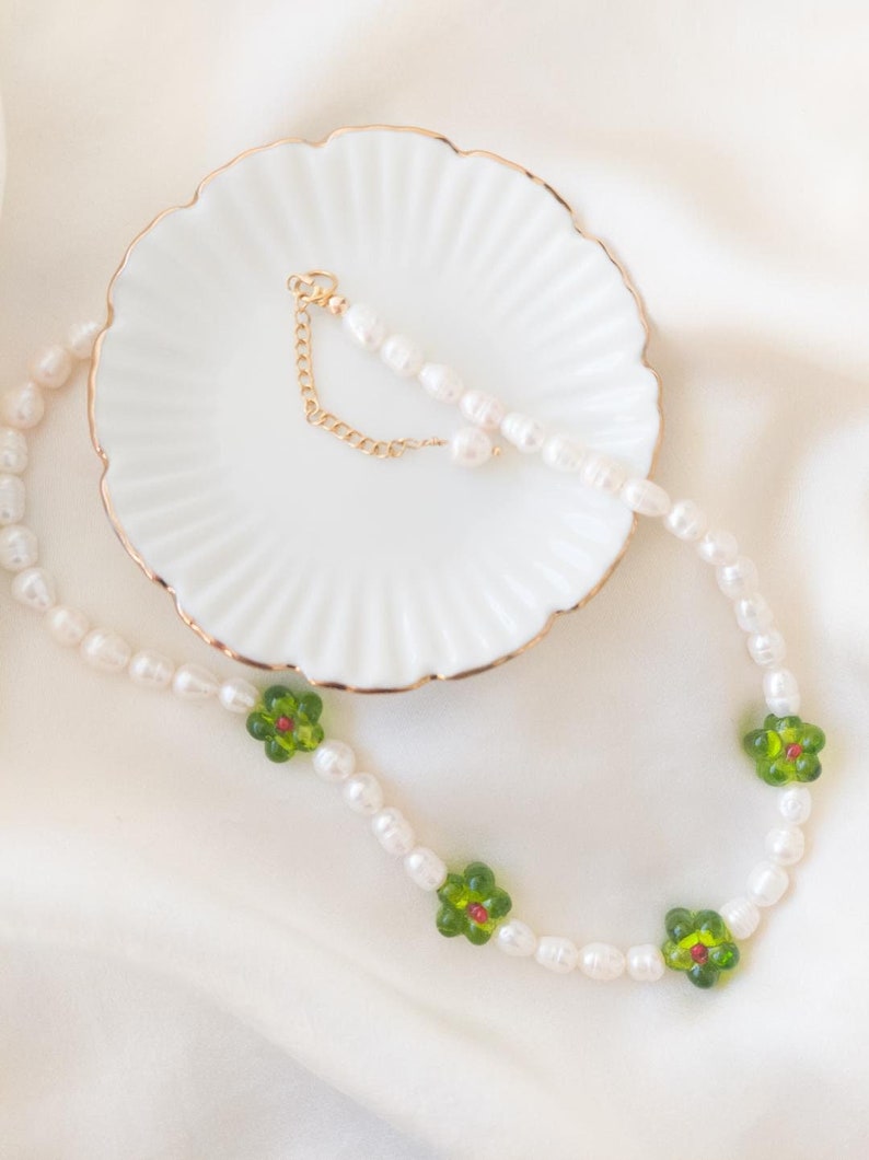Handmade Flower Beaded Necklace, Freshwater Pearl Necklace, Stacking Colourful Choker Necklace, Green flowers Necklace, Pearl choker image 2