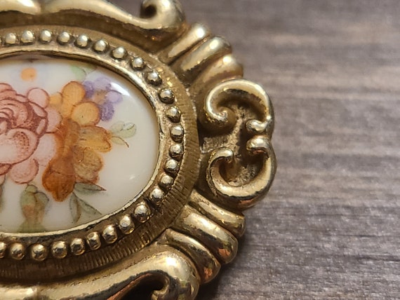 Antique 1960s Sarah Coventry Floral Cameo - image 3