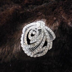 Beautiful Vintage Pot Metal and Rhinestone Statement Brooch