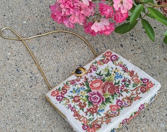 Charming Vintage Embroidery Purse with Ornate Golden Frame And Tiger Eye Bead Clip Closure