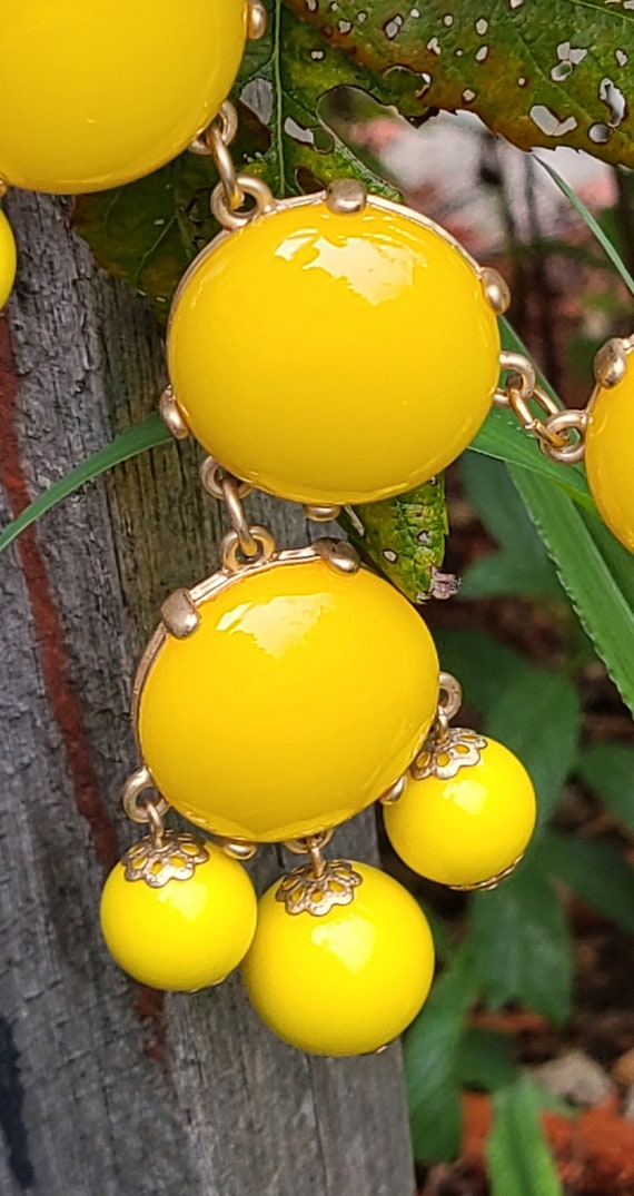 Bright Yellow Vintage Statement Bubble Necklace - image 10