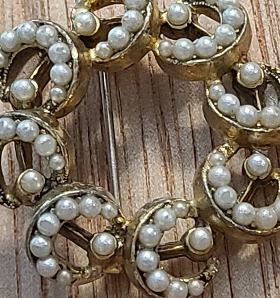 Sweet Vintage Pearl Beaded Classic Brooch, Weddin… - image 2