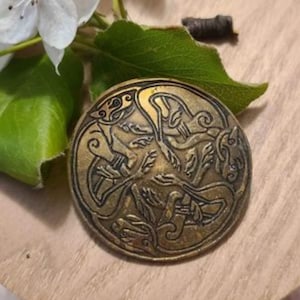 Stunning Vintage Celtic Three Lions Brooch