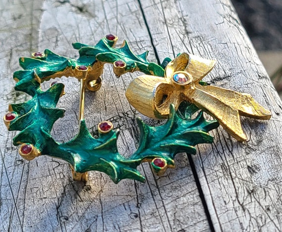 Stunning 1950s Vintage MYLU Signed Wreath Brooch,… - image 4