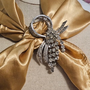 Stunning Vintage Silvertone Rhinestone Brooch, Bridal Jewelry,  Antique Pin