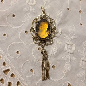 Amazing Vintage Whiting & Davis Style Amber Glass Cameo Gold Tone Tassel Pendant