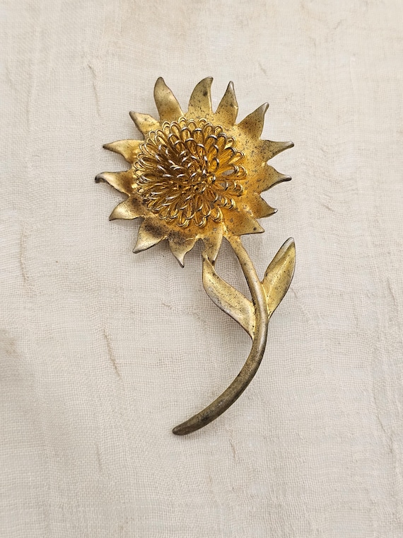 Vintage Large Sunflower Goldtone Brooch