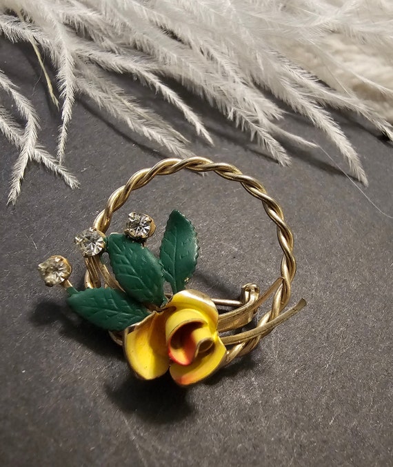 Lovely Vintage 1950's Floral Brooch - image 1