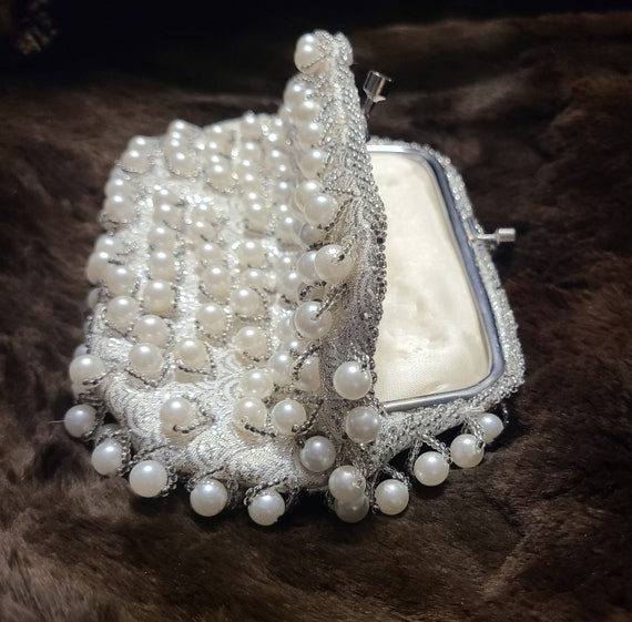 Lovely Vintage Turner's Silver Brocade Clutch, Pe… - image 7