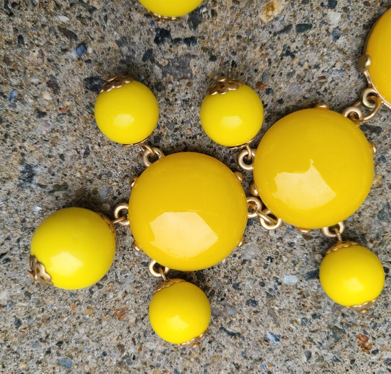 Bright Yellow Vintage Statement Bubble Necklace - image 5