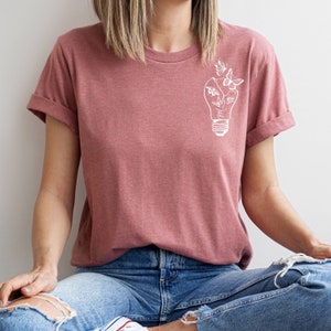 Damen T-Shirt Oversized mit Glühbirne Schmetterling/ Statementshirt mit Wildbumen / Grafiktshirt Boho Vintage Wildmlumen Grafikshirt