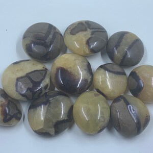 Septarium crystal palmstone, crystal palmstone, quartz palmstone, pocket stone, crystal, septarium palmstone, polished palmstones