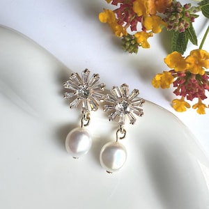 18K Gold Snowflake Cubic Zirconia Stud Earrings with Pearl Drop – Winter Bridal Jewelry, Dainty Holiday Gift for Her