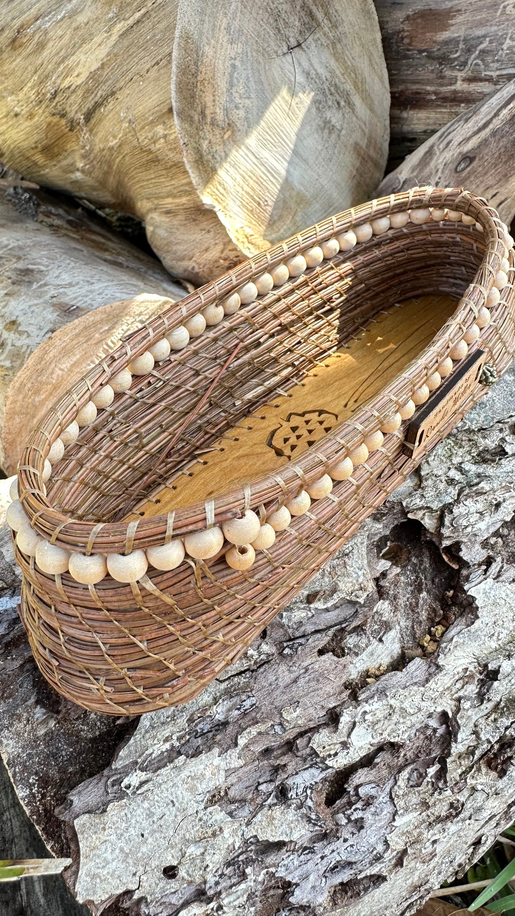 Handmade Pine Needle Coiled Needle Basket With Decorative Wood Bottom