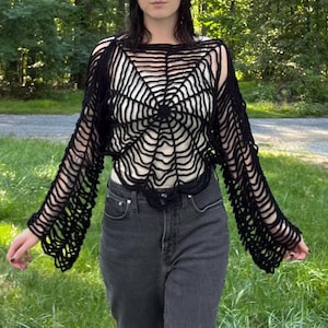 Handgemachtes schwarzes Spiderweb häkeln Langarm Shirt