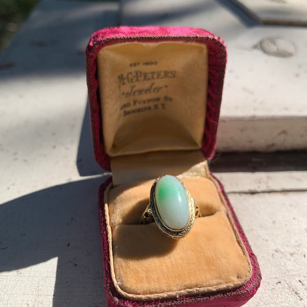 Antique 14K Yellow Gold Jade Ring