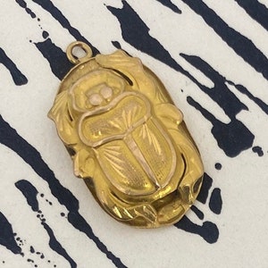 Pendentif Scarabée avec 2 poinçons égyptiens en or jaune 18kt