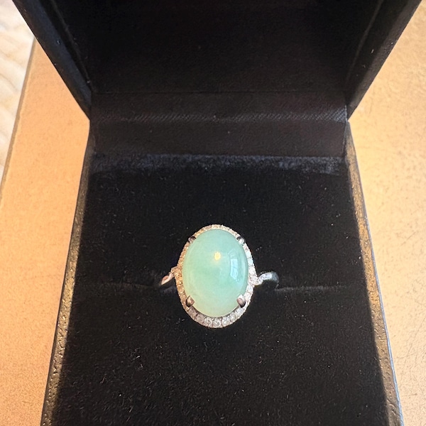 Jade and Diamond White Gold 18k Ring