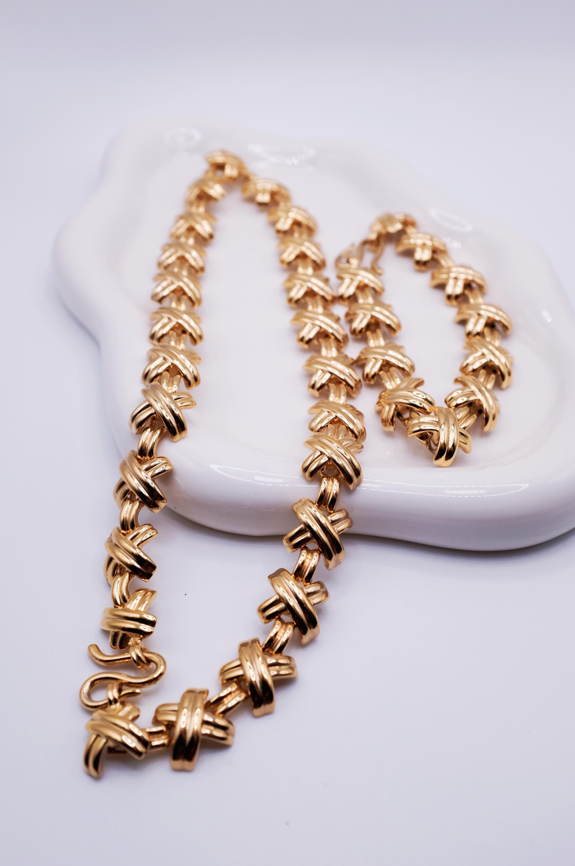 Vintage PCI Gold Knot Necklace and Bracelet Set – 1980s