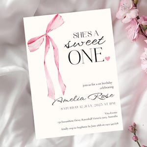 Invito "She's A Sweet One" / Inviti per il primo compleanno con fiocco / Inviti per il primo compleanno / Invito per il compleanno di una dolce bambina