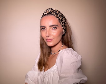 A beautiful hair accessories
