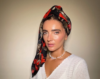 A stunning scarf , Bandana, Snood, Head Covering