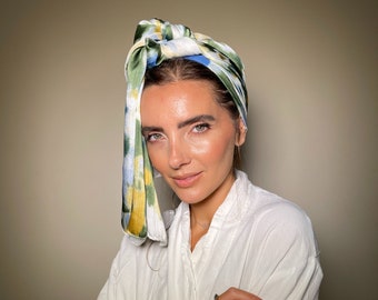 Colorful Head Scarf: Fashionable Bandana Snood