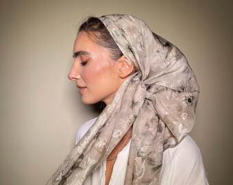 A beautiful square headband