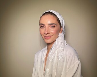 A beautiful square headband