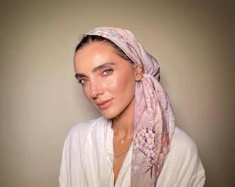 A beautiful square headband