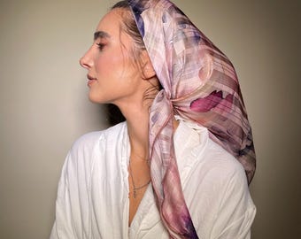A beautiful square headband