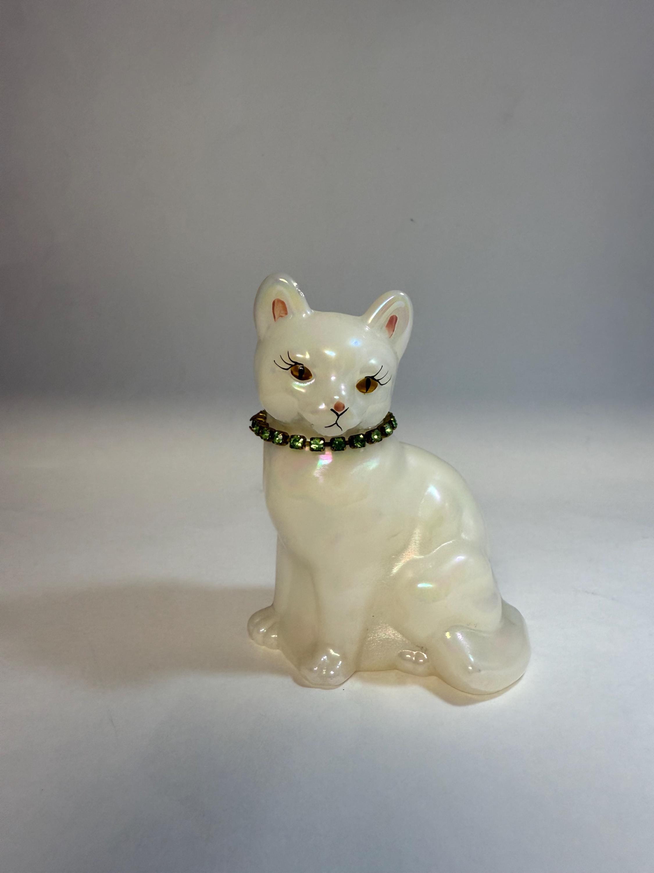 1970年代製 FENTON 花柄 猫 フェントン 白 ホワイト 置物 58c58a9924621c220603c82d8cd781