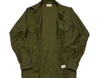 Vintage unworn new 1970's Military Utility Shirt 1973 DSA100-73-C-1273