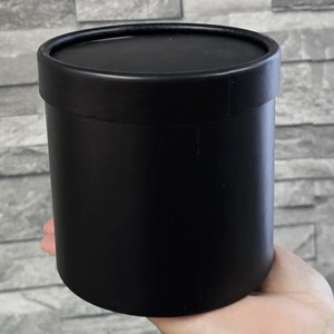 Cajas de regalo redondas. Juego de 3 cajas del mismo tamaño. Perfectas para regalos o ramos de flores secas. Cajas de cartón con tapa y acabado mate.