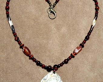 Abalone shell pendent necklace