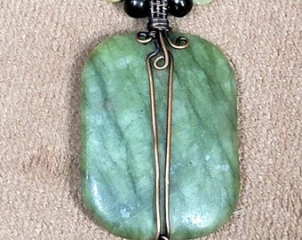 Jade pendant necklace