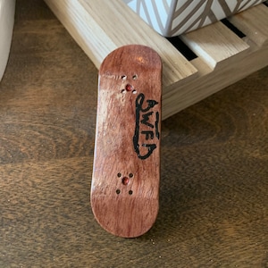 BWFB quality fingerboard, 32mm.