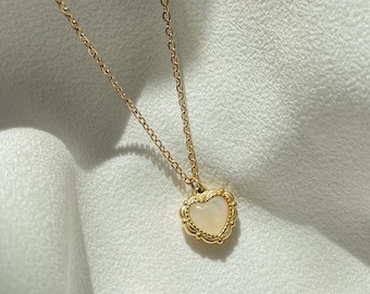 Gold Heart Necklace Vintage Inspired Shell Heart 18k Gold Plated Stainless Steel Pendant Necklace Oval Link Chain Keachains Waterproof