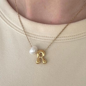 Collier avec breloques initiales bulle, chaîne de lettres blob, collier initial personnalisé, perles en acier inoxydable faites à la main, lettre bulle, cadeau, chaîne