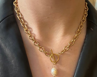 Gold Chunky Chain Toggle Necklace with Freshwater Pearl Pendant