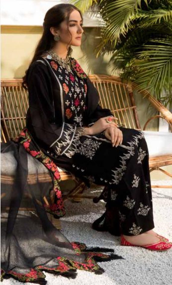 Latest Pakistani Indian Embroidered Lawn Shalwar Kameez