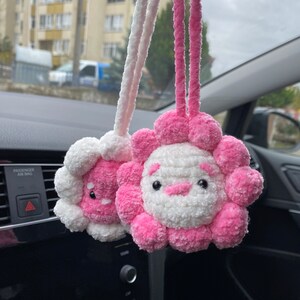 Kawaii Smiley Waffle Flower Car Mirror Hanging Accessories, Crochet Flower Car Rear View Mirror Accessories, Car Mirror Charm Hanging Decor