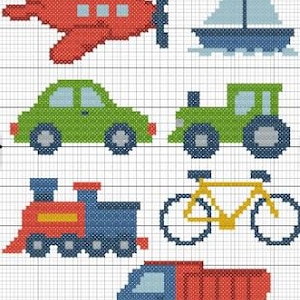Op de afbeelding: Een kruissteekpatroon met verschillende vervoersmiddelen. Het bevat een rood vliegtuig, een blauw zeilboot, een groene auto, een groene tractor, een blauw-rode trein, een gele fiets en een blauw-rode dumper.