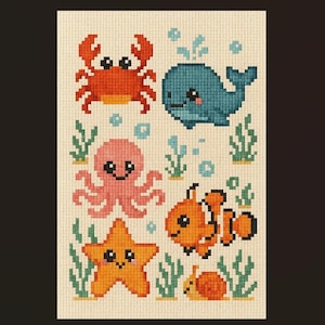 Puede incluir: Patrón de punto de cruz con un cangrejo, una ballena, un pulpo, una estrella de mar, un pez payaso y un caracol. Las criaturas marinas son de color naranja, rosa y azul, con algas verdes y burbujas sobre un fondo crema.
