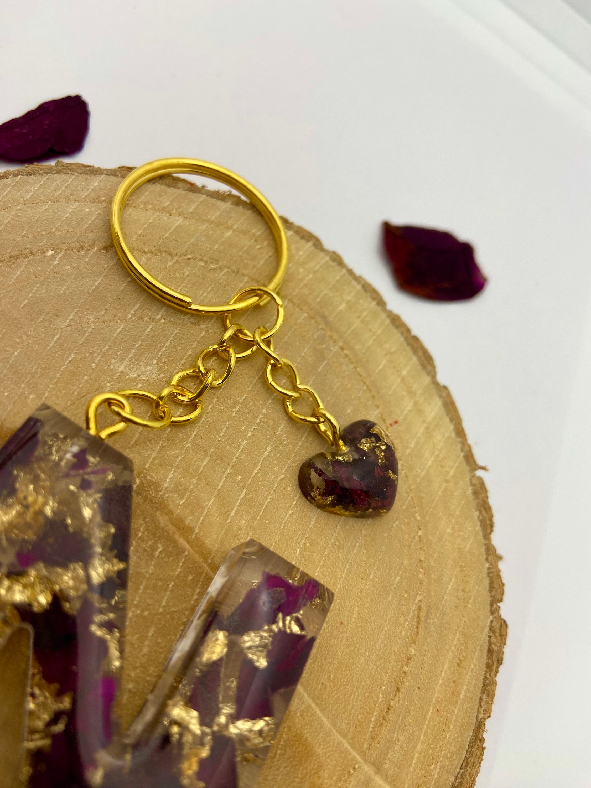★BLACKPURPLE★ Eternal Love Keyring Eternal Love KeyringBro Epoxy Resin Keychain With Heart Pendant and Dried Roses