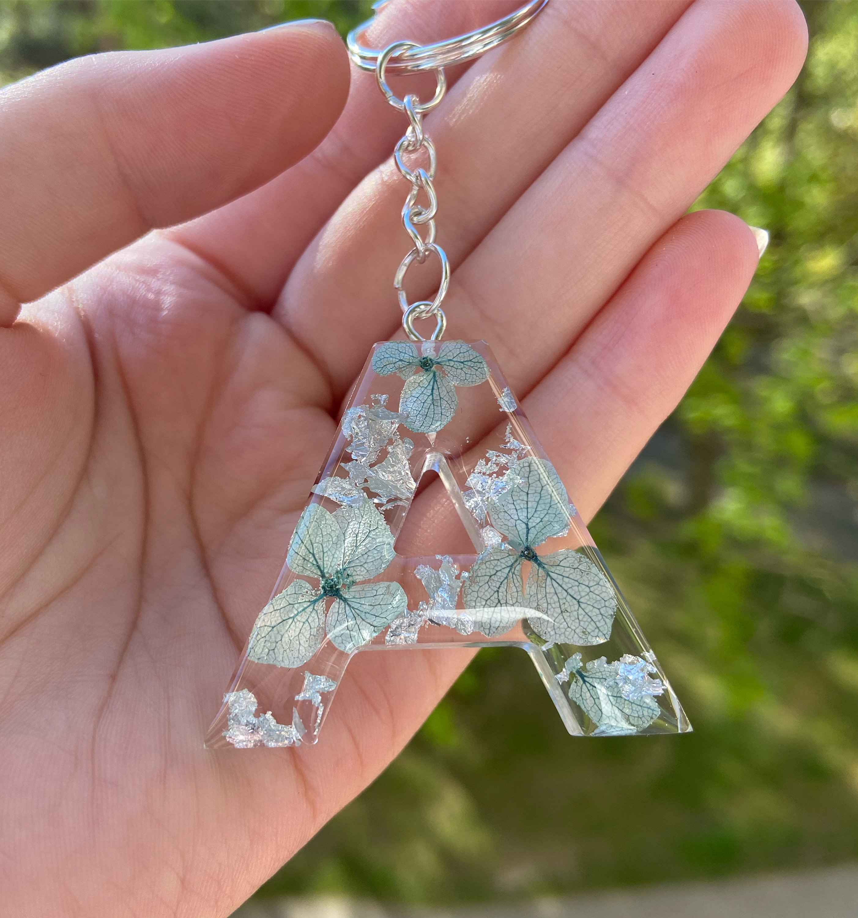 Resin Keychains. Epoxy Resin Keychains With Dried Hydrangea