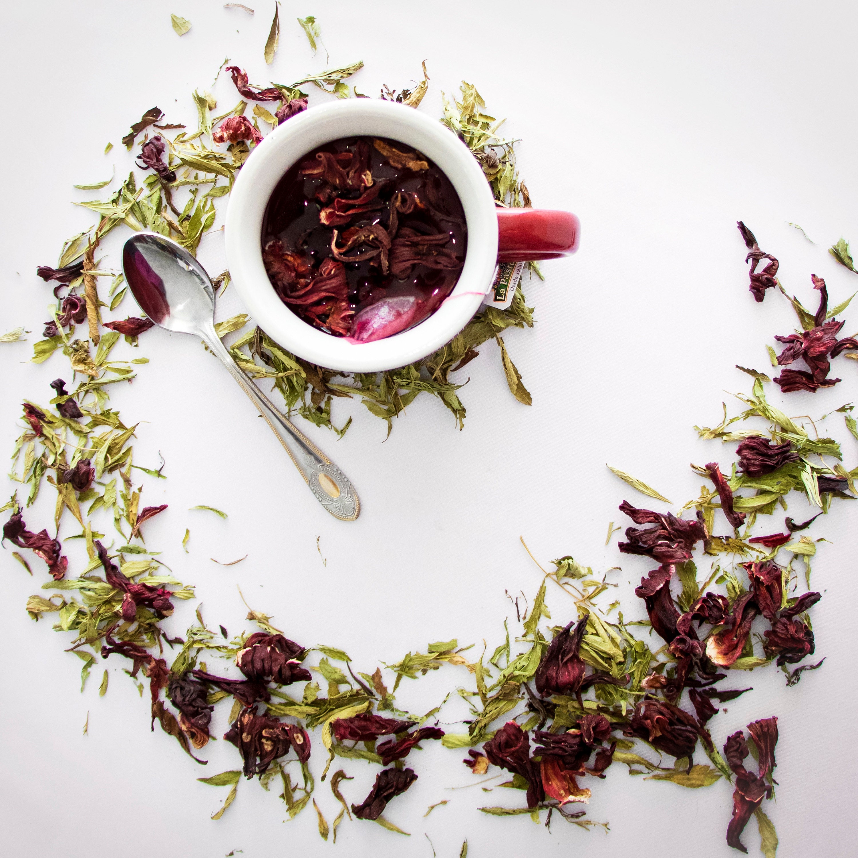 Fleurs d'hibiscus Séchée, Biologique et Naturelle, Hibiscus Séchée Originaire Du Maroc Pour Infusion